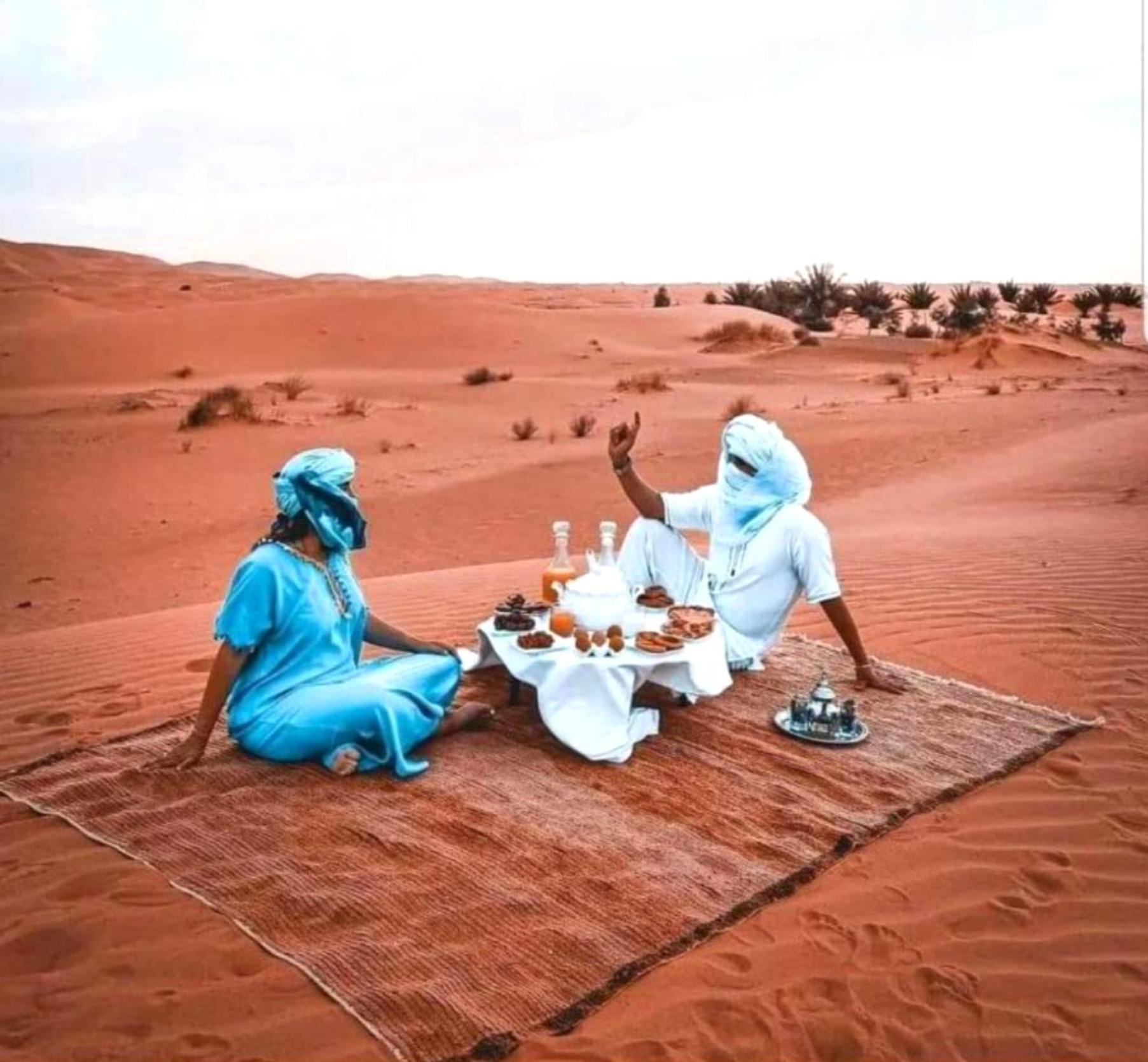 Bed and Breakfast Luxury Bedouin Camp Мерзуга Экстерьер фото